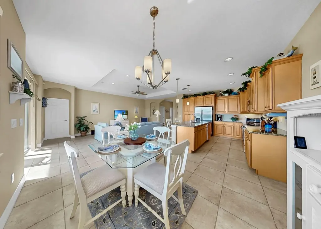 916 Spindle Palm Way Apollo Beach FL 33572