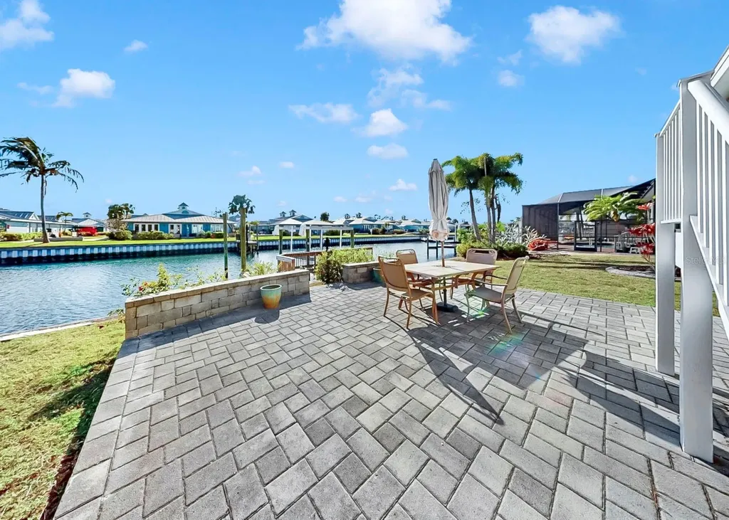 916 Spindle Palm Way Apollo Beach FL 33572
