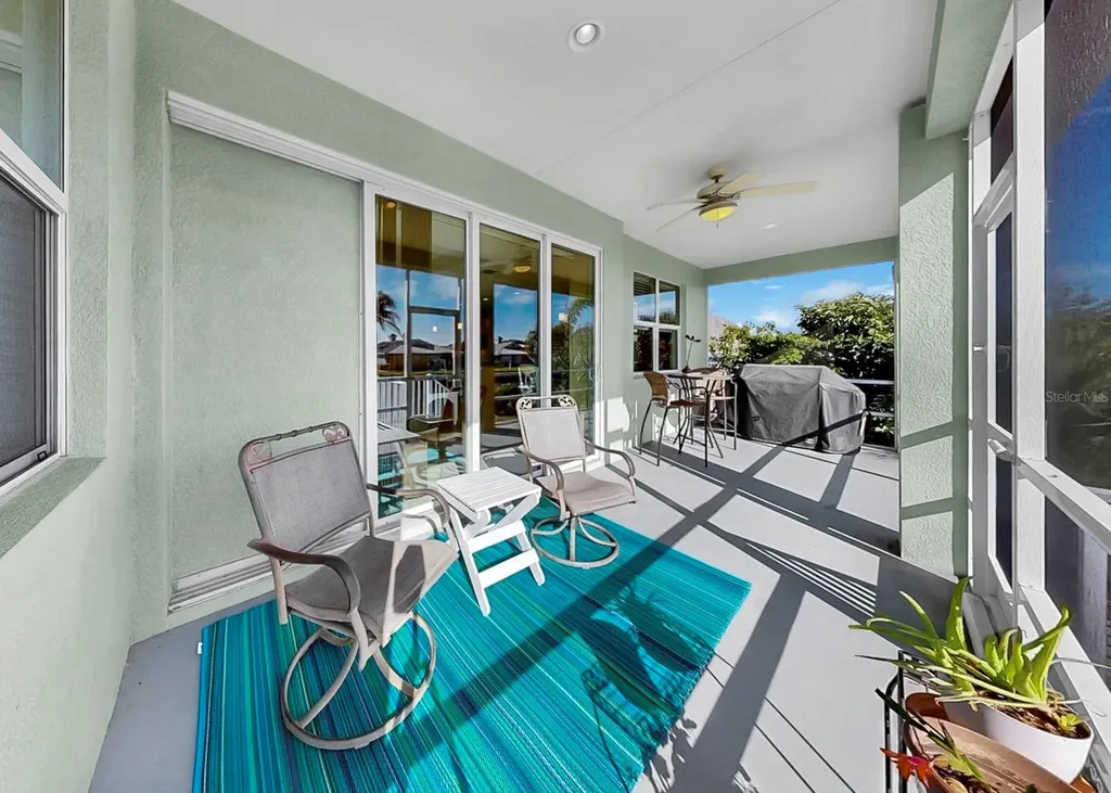 916 Spindle Palm Way Apollo Beach FL 33572