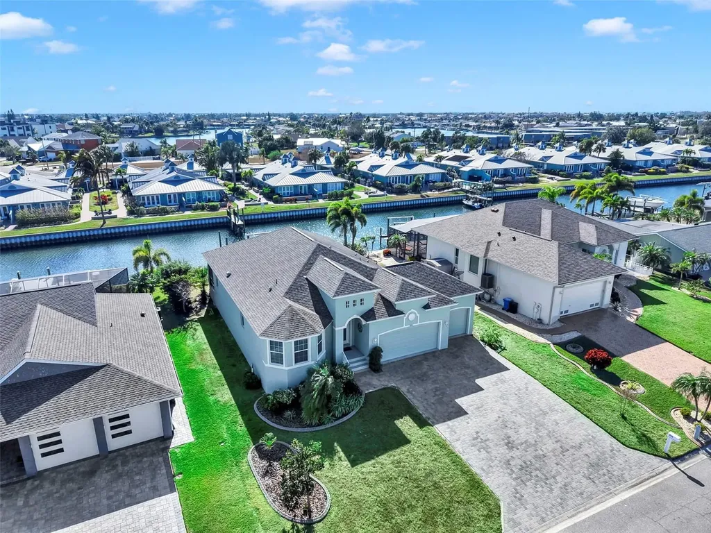 916 Spindle Palm Way Apollo Beach FL 33572