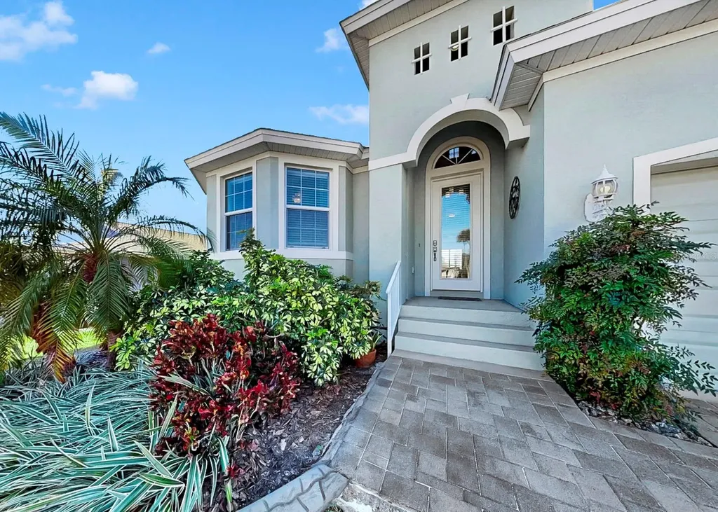 916 Spindle Palm Way Apollo Beach FL 33572