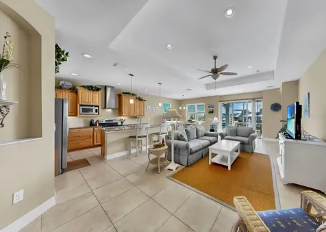 916 Spindle Palm Way Apollo Beach FL 33572
