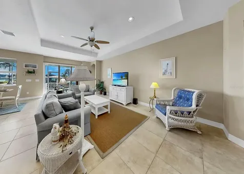 916 Spindle Palm Way Apollo Beach FL 33572