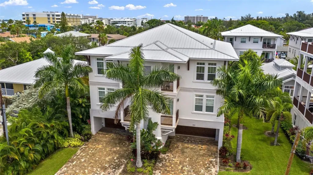 1021 Crescent Street Sarasota FL 34242