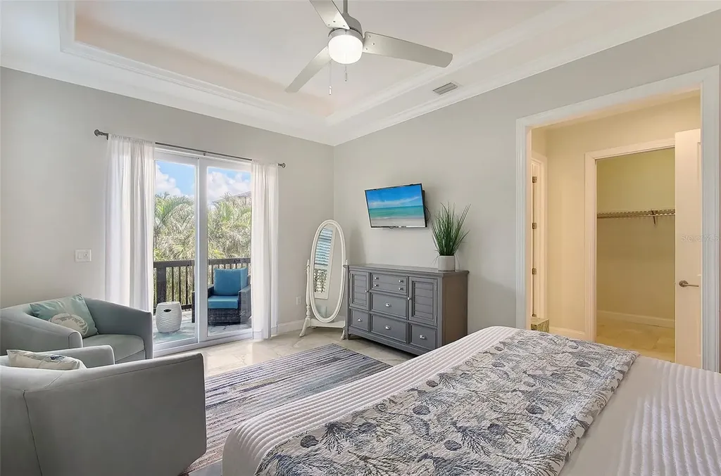 1021 Crescent Street Sarasota FL 34242