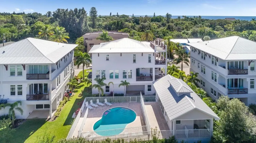 1021 Crescent Street Sarasota FL 34242