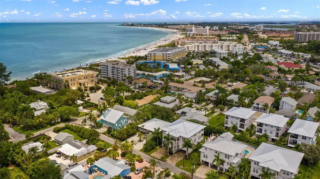 1021 Crescent Street Sarasota FL 34242