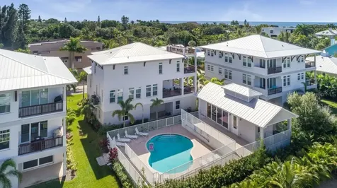 1021 Crescent Street Sarasota FL 34242