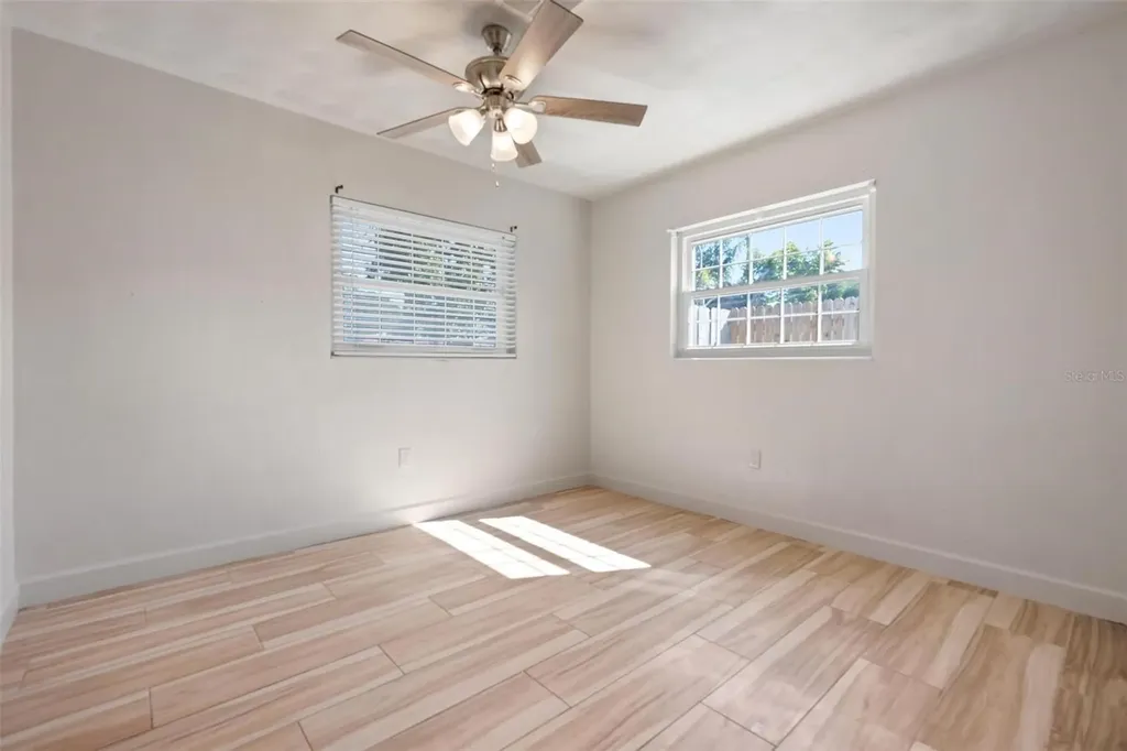 4213 Des Plains Drive Sarasota FL 34233