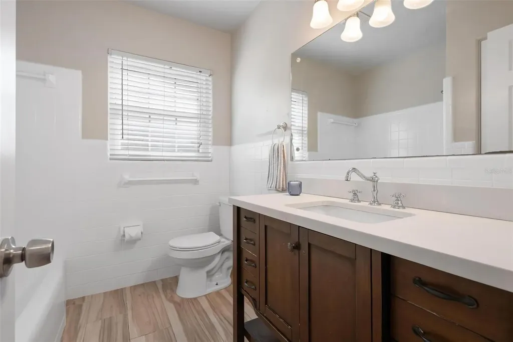 4213 Des Plains Drive Sarasota FL 34233