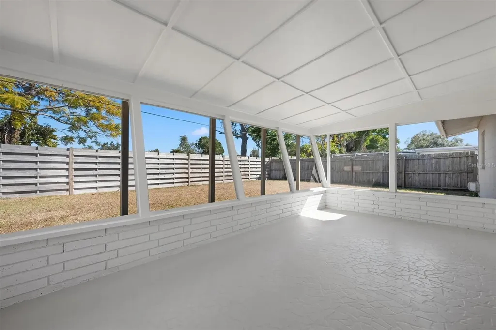 4213 Des Plains Drive Sarasota FL 34233