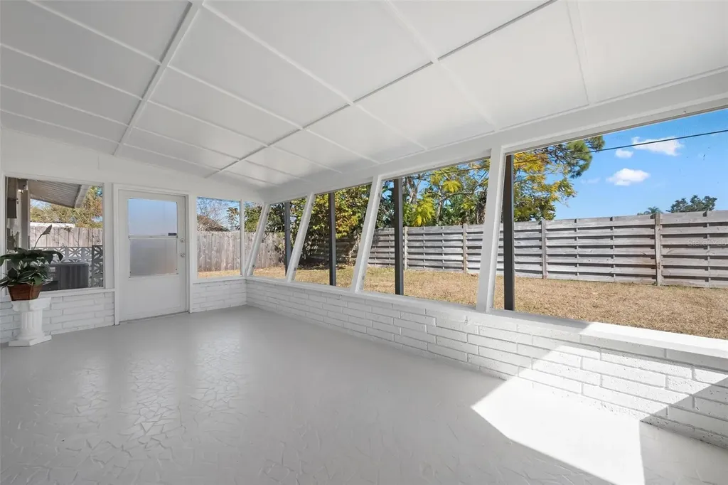 4213 Des Plains Drive Sarasota FL 34233