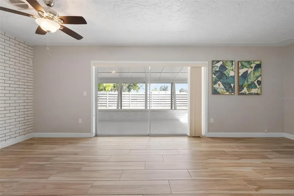 4213 Des Plains Drive Sarasota FL 34233