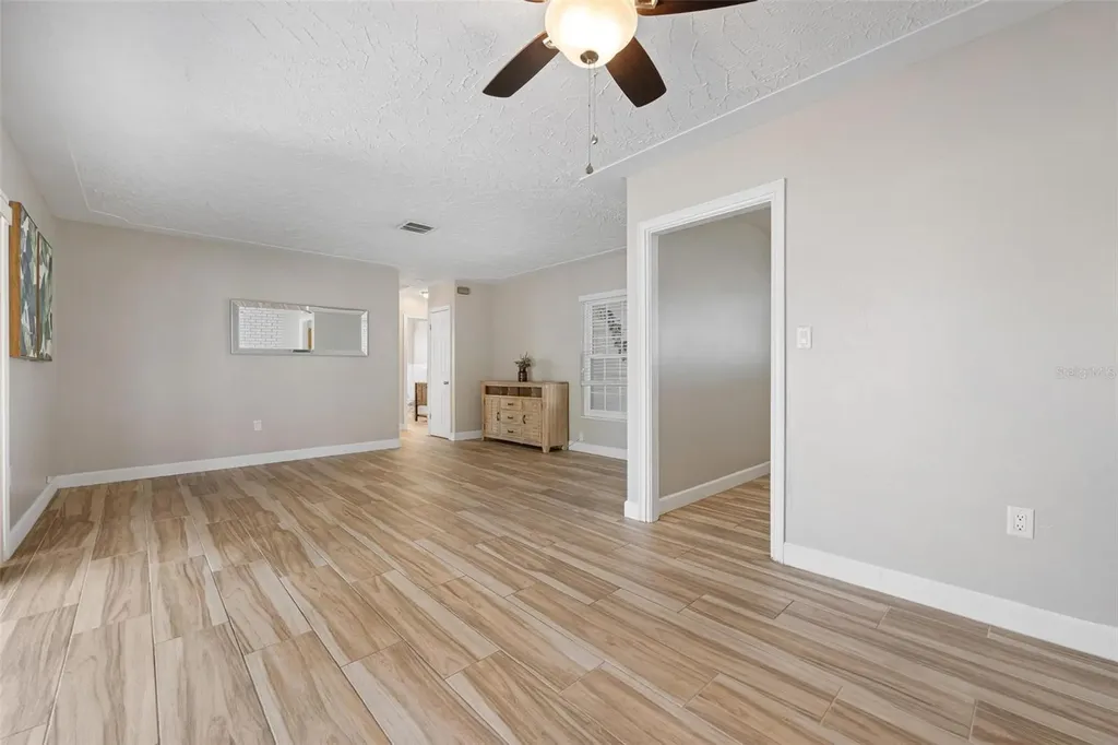 4213 Des Plains Drive Sarasota FL 34233