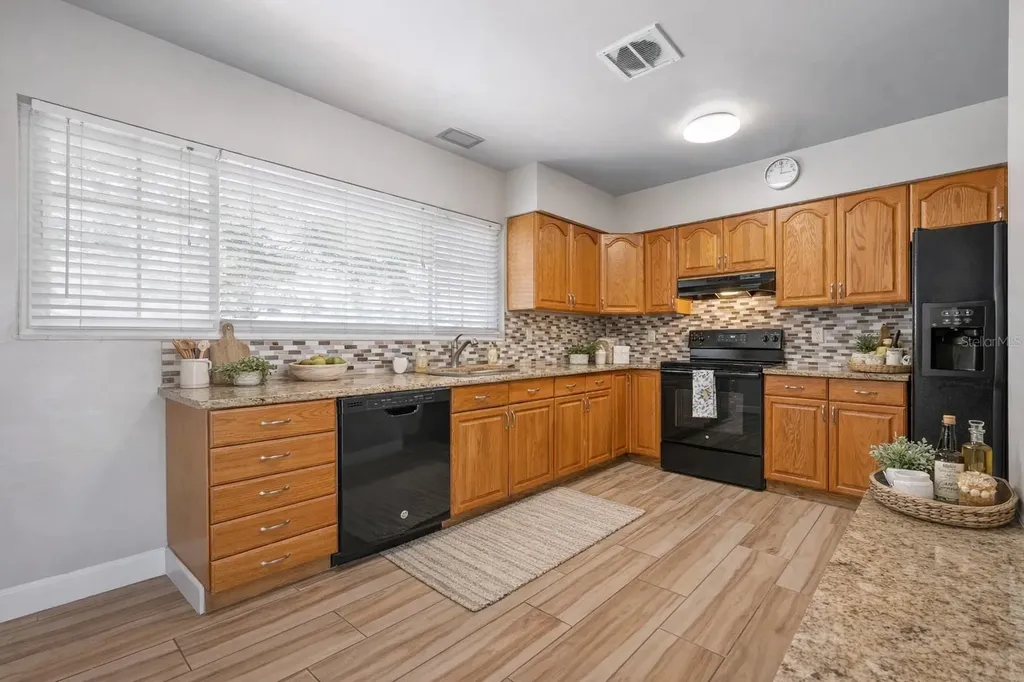 4213 Des Plains Drive Sarasota FL 34233