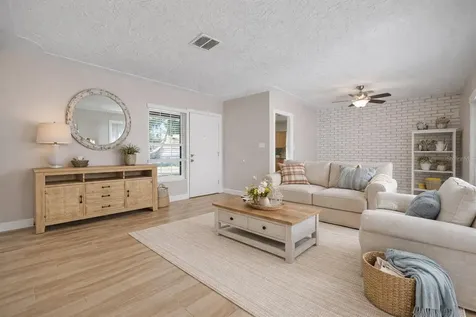 4213 Des Plains Drive Sarasota FL 34233