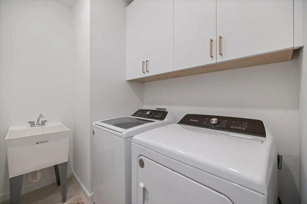 6512 Silverstar Drive Sarasota FL 34240