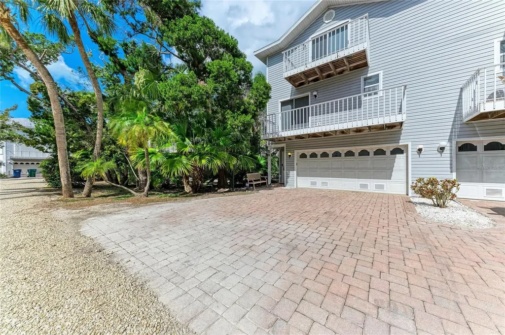 6250 Holmes Boulevard Holmes Beach FL 34217