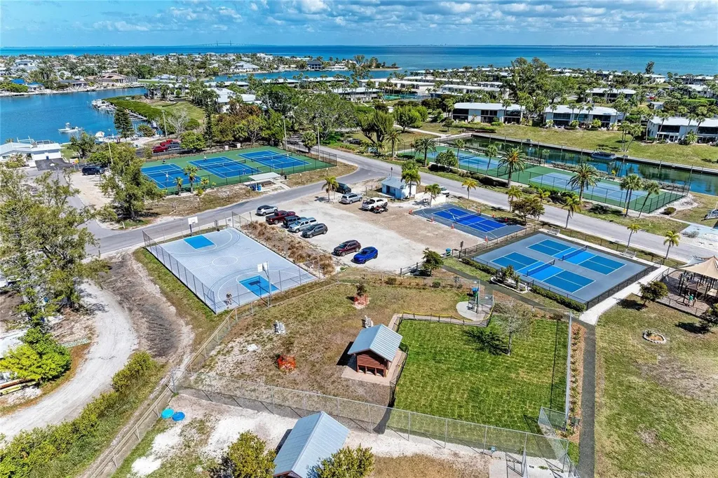 6250 Holmes Boulevard Holmes Beach FL 34217