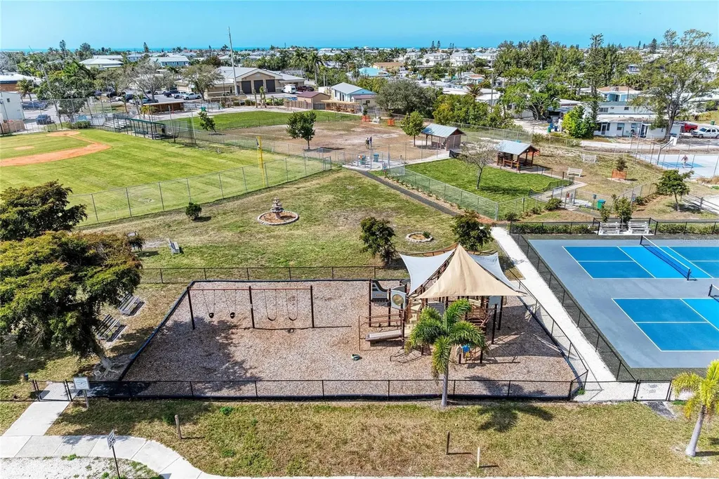 6250 Holmes Boulevard Holmes Beach FL 34217