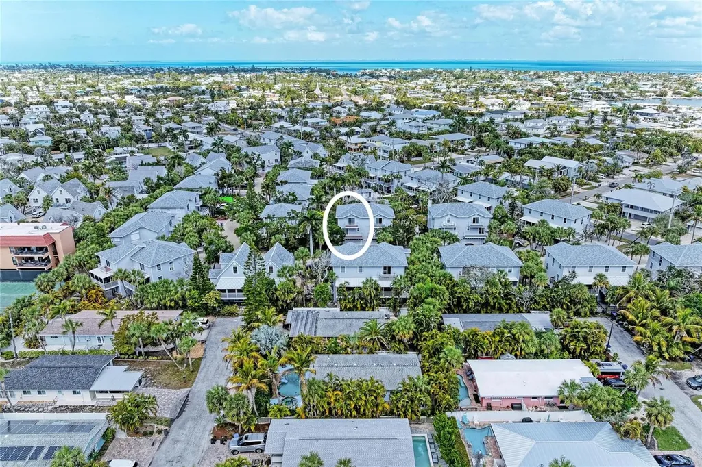 6250 Holmes Boulevard Holmes Beach FL 34217
