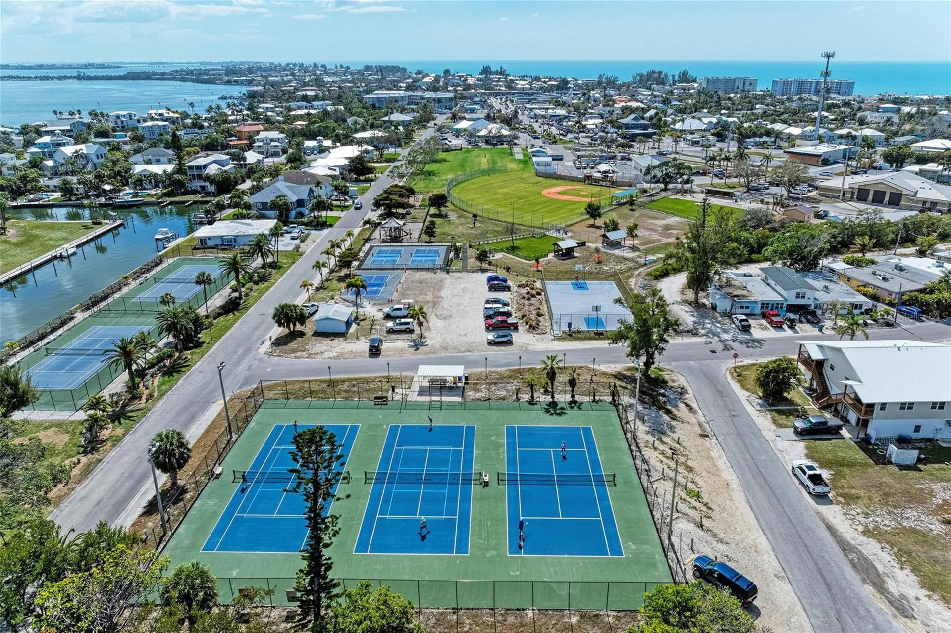 6250 Holmes Boulevard Holmes Beach FL 34217