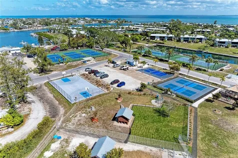 6250 Holmes Boulevard Holmes Beach FL 34217