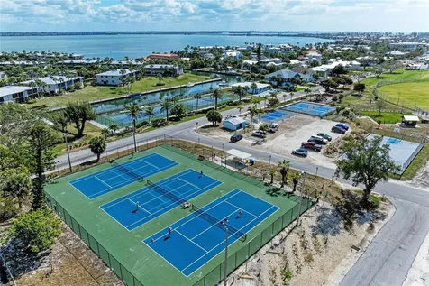 6250 Holmes Boulevard Holmes Beach FL 34217