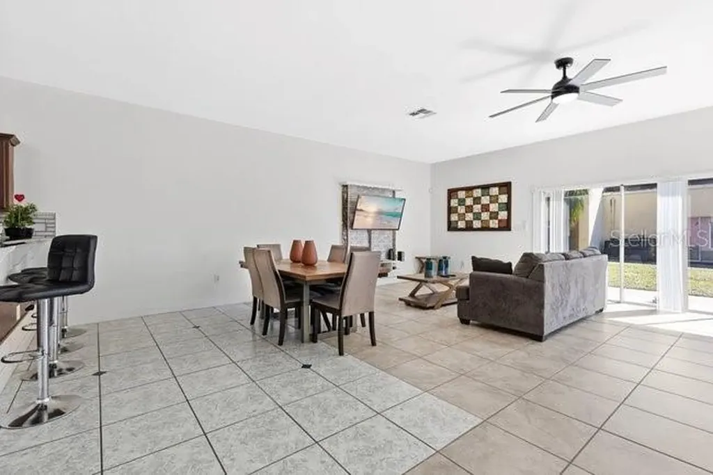 1057 Universal Rest Place Kissimmee FL 34744