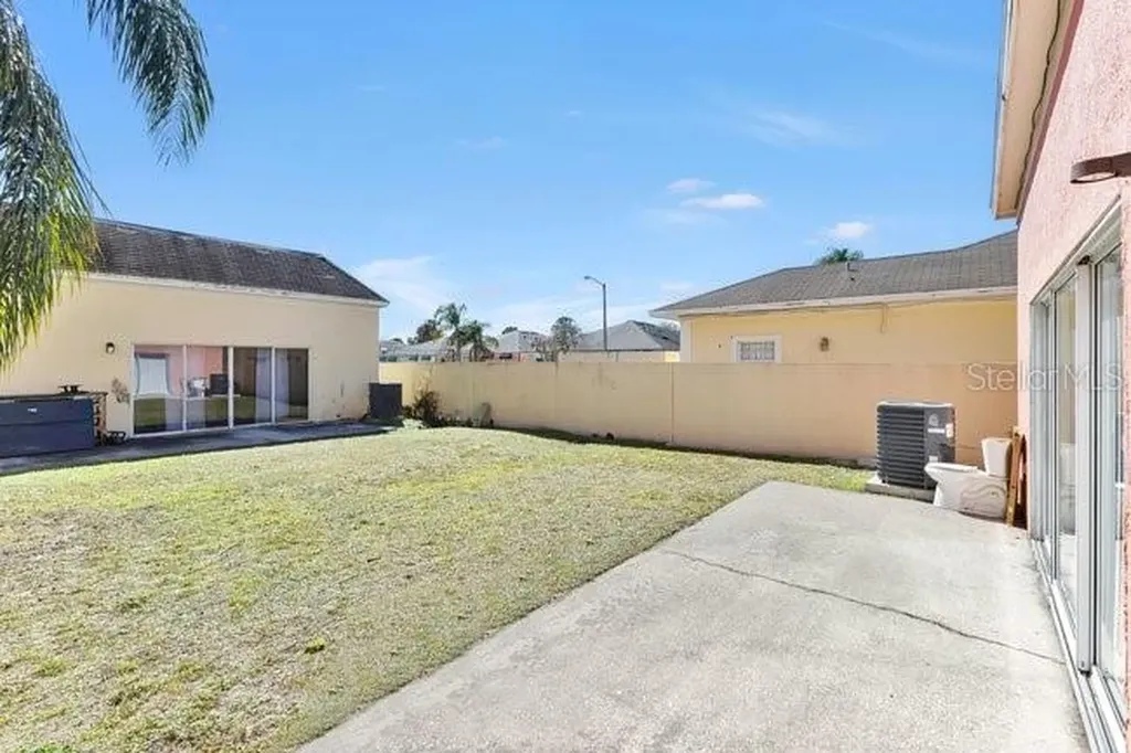 1057 Universal Rest Place Kissimmee FL 34744