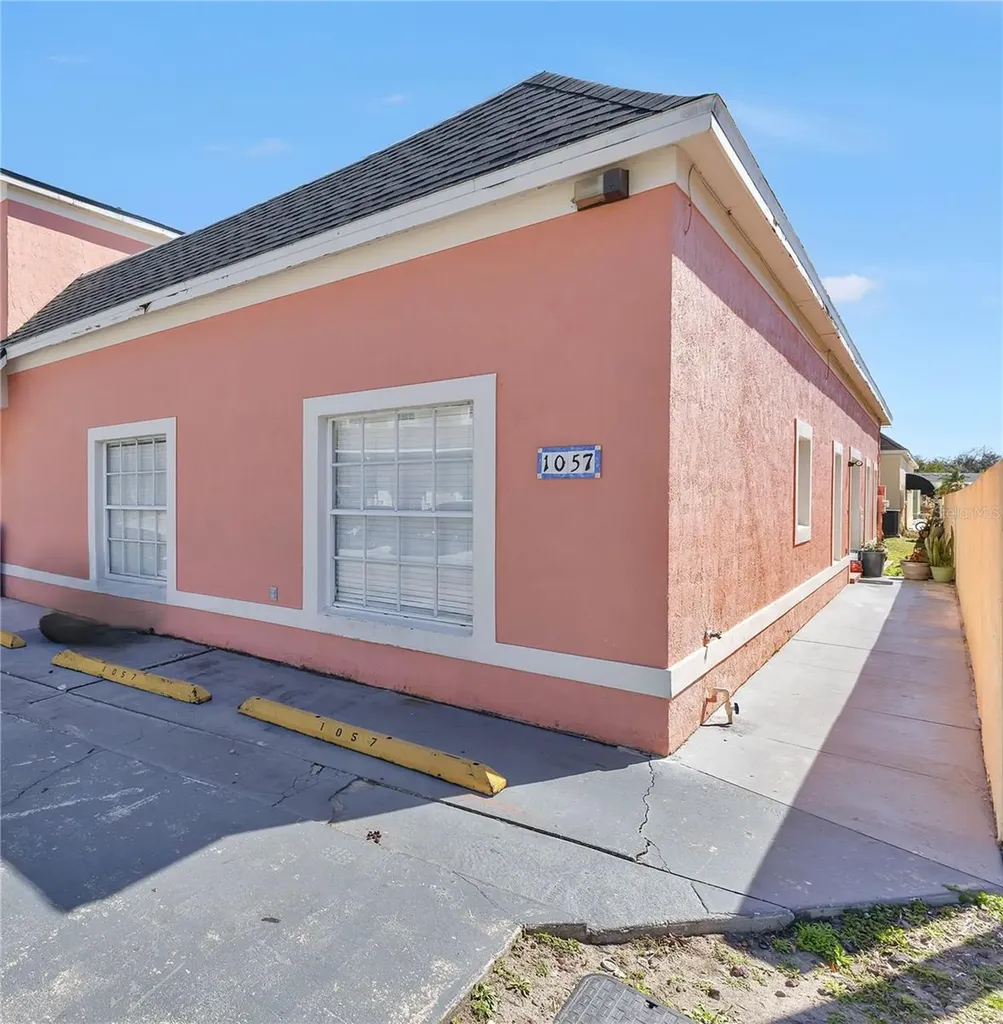1057 Universal Rest Place Kissimmee FL 34744