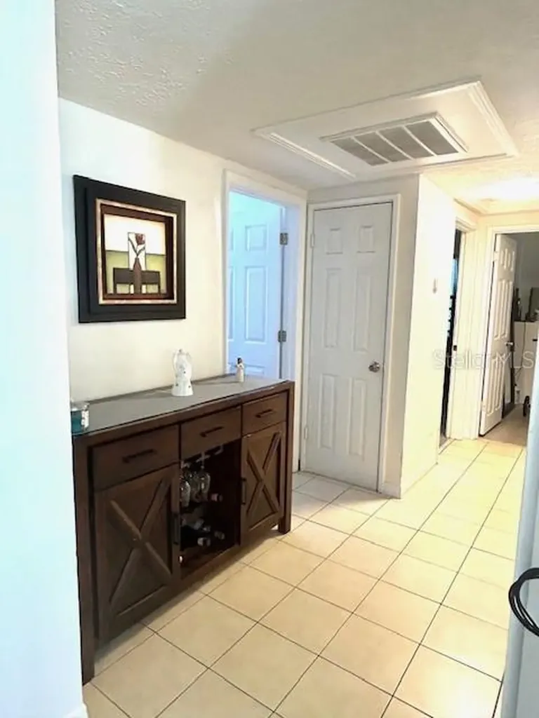 10418 N Otis Avenue Tampa FL 33612