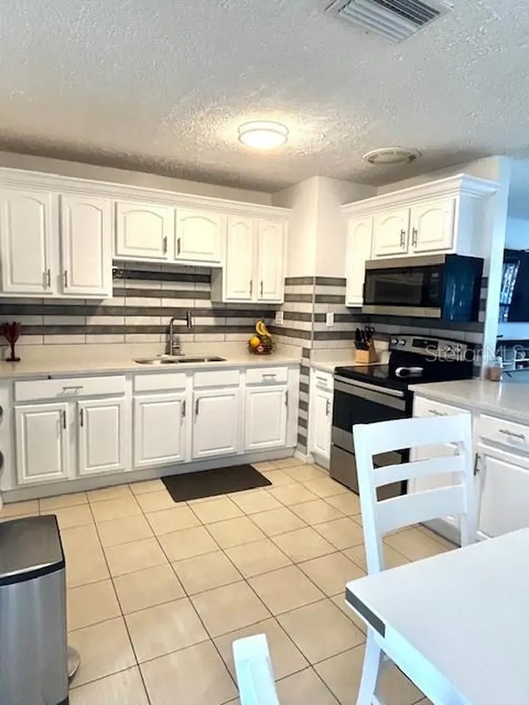10418 N Otis Avenue Tampa FL 33612