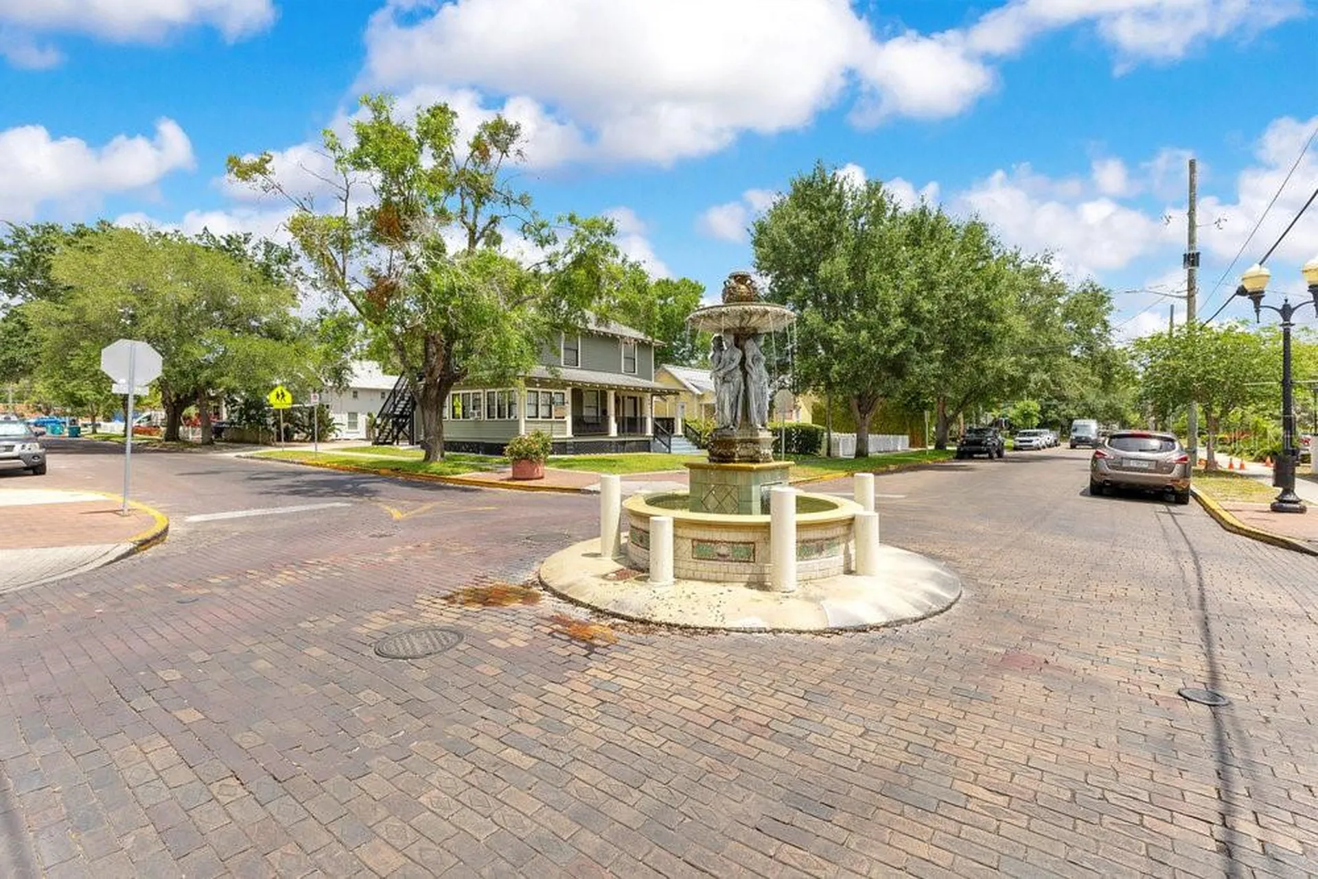 1010 E Robinson Orlando FL 32801