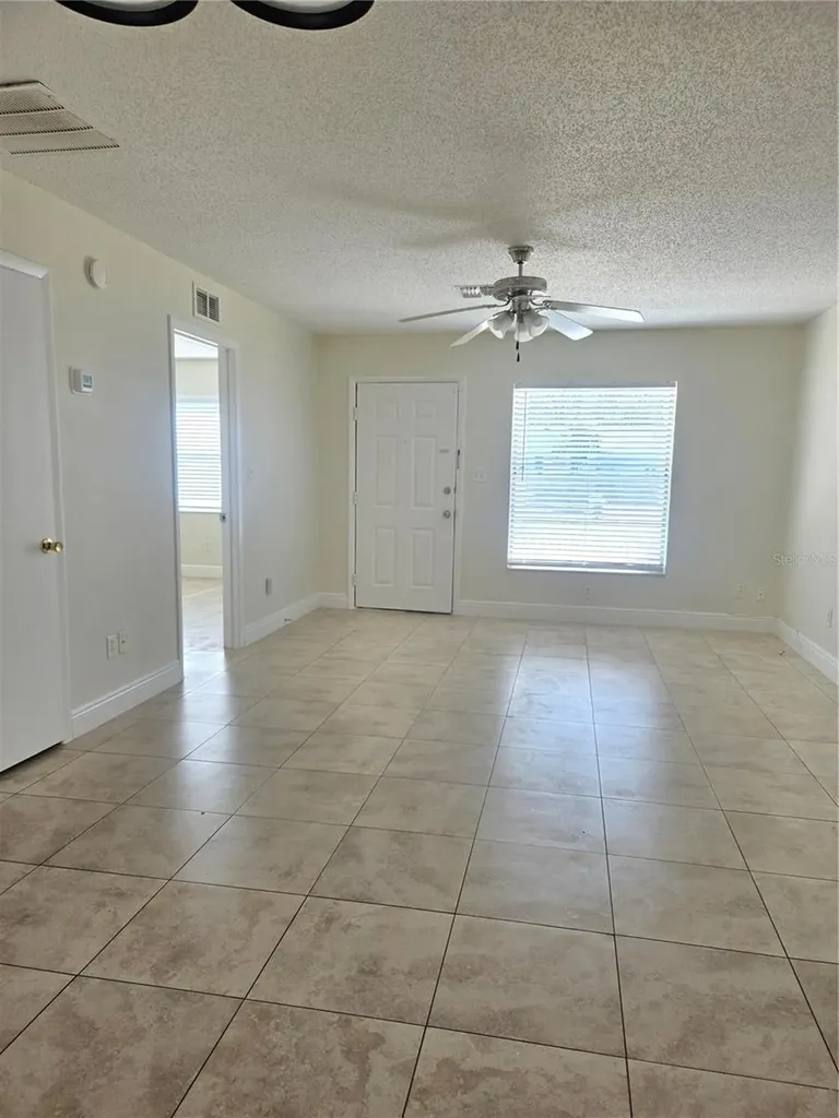 271 La Paz Drive Kissimmee FL 34743
