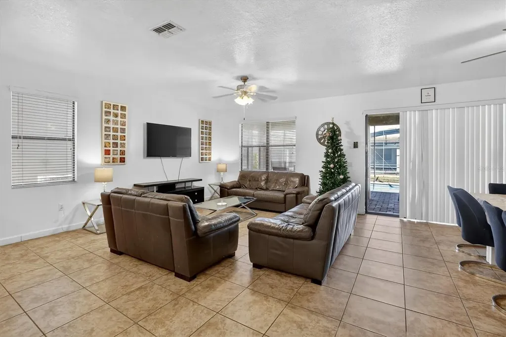 9107 El Caro Lane Davenport FL 33896