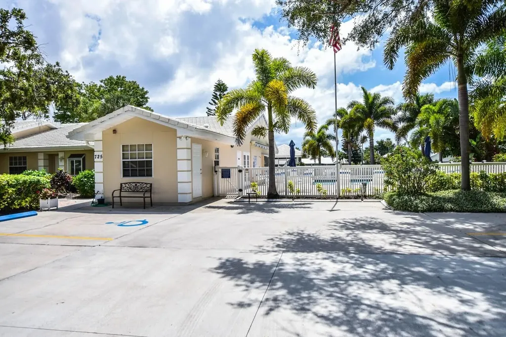 761 Harrington Lake Drive N Venice FL 34293
