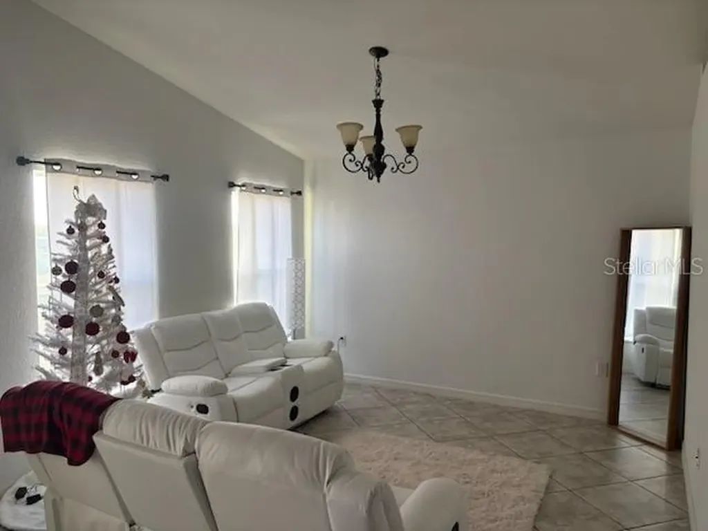 326 Dinner Lake Court Lake Wales FL 33859