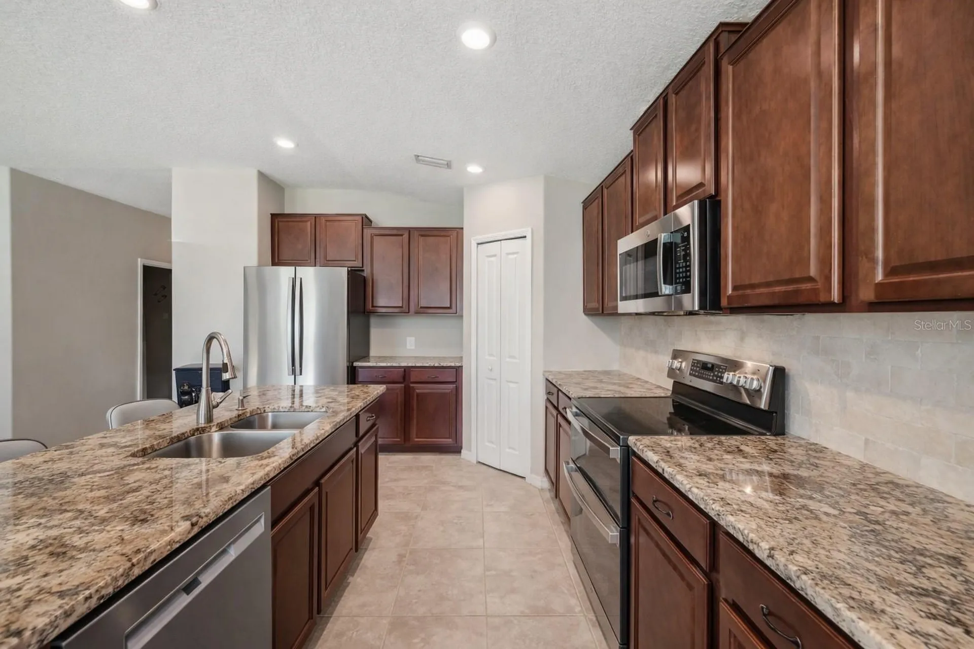 1615 Redmond Brook Lane Ruskin FL 33570
