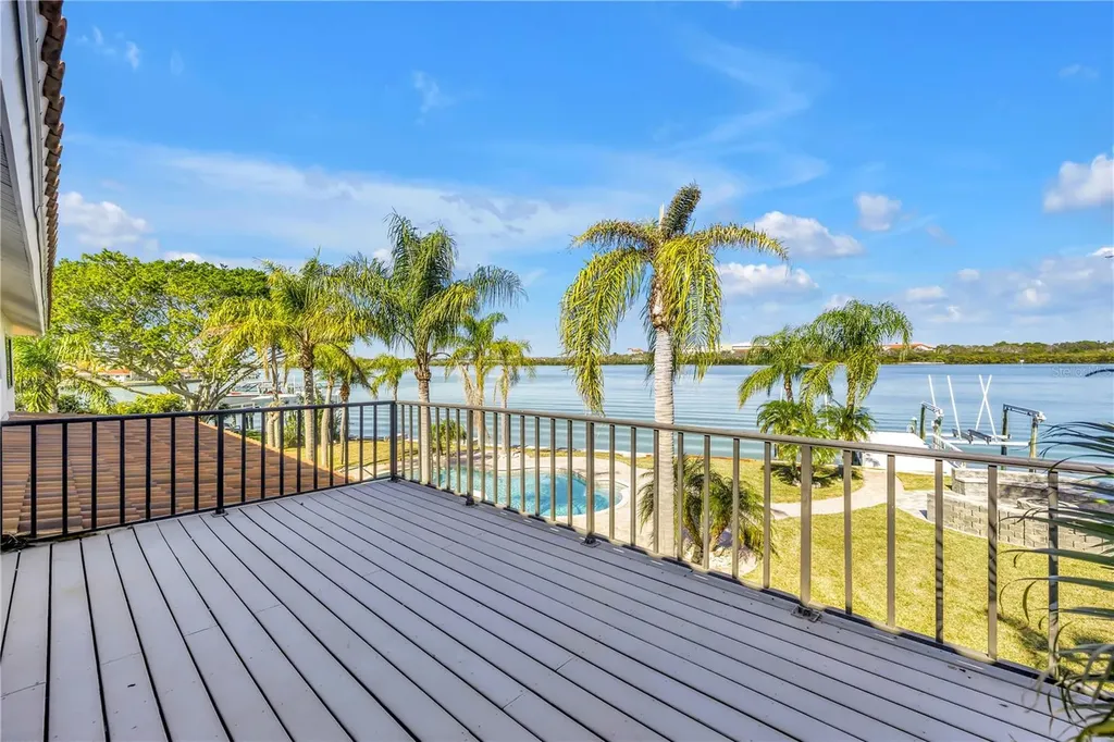 583 Crystal Drive Madeira Beach FL 33708