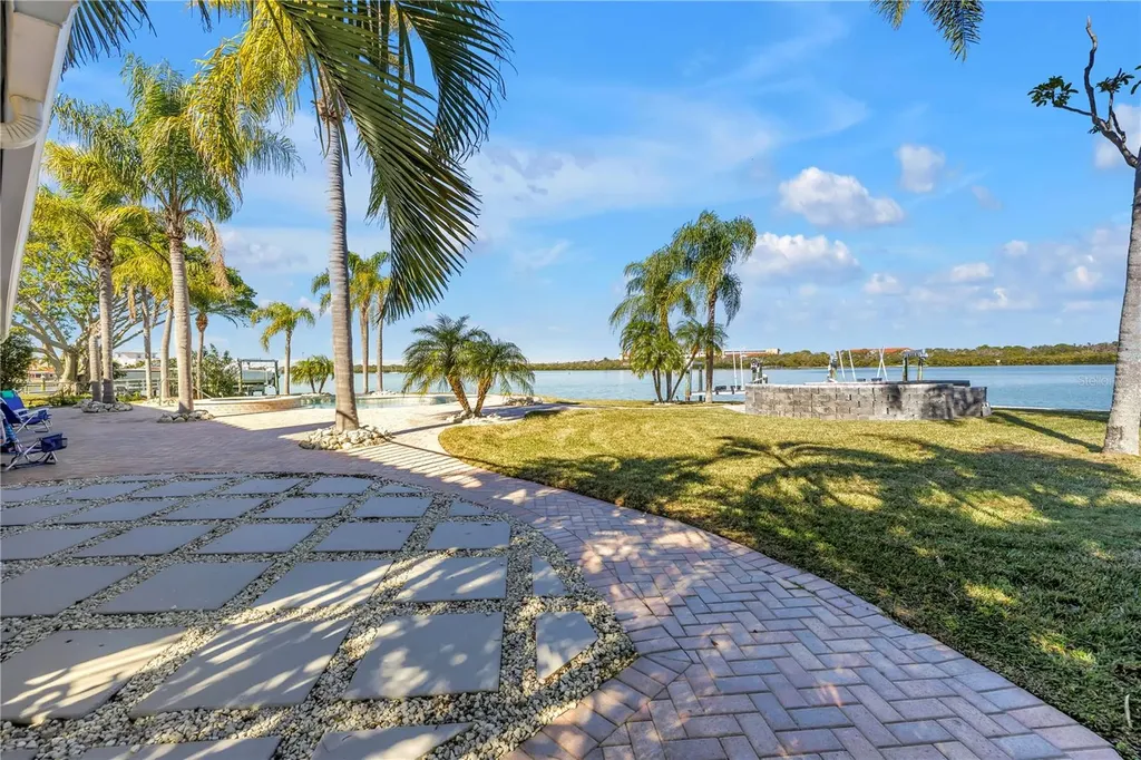 583 Crystal Drive Madeira Beach FL 33708