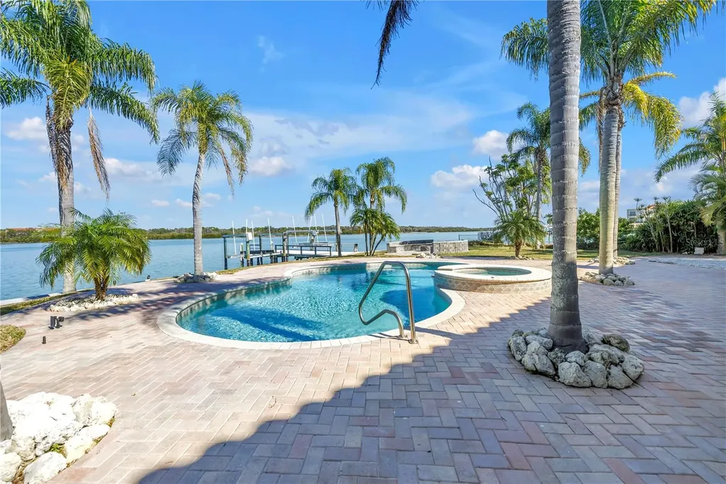 583 Crystal Drive Madeira Beach FL 33708