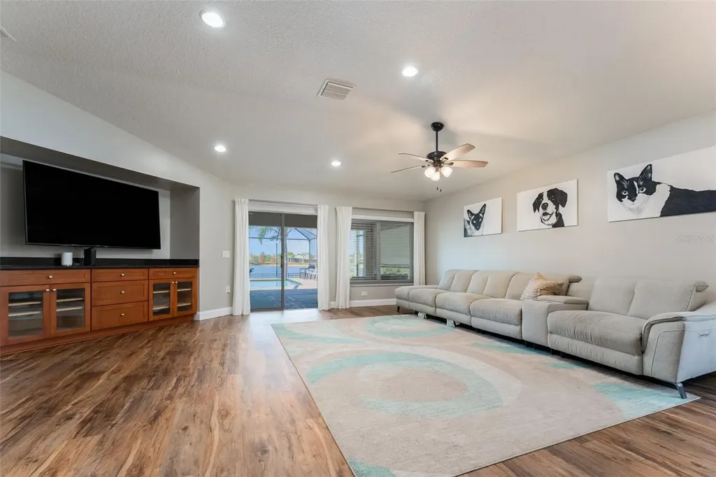 5431 Sandy Shell Drive Apollo Beach FL 33572