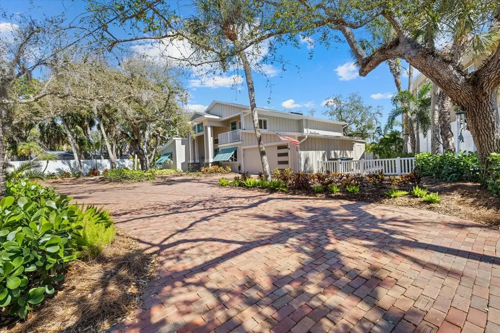5045 Oxford Drive Sarasota FL 34242