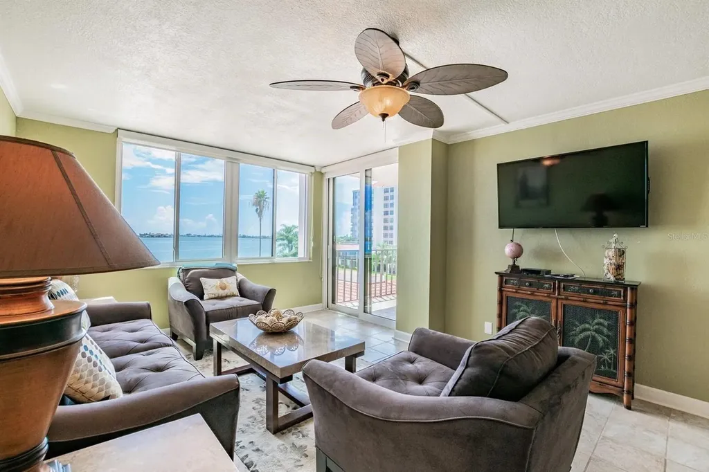 6295 Bahia Del Mar Circle St Petersburg FL 33715