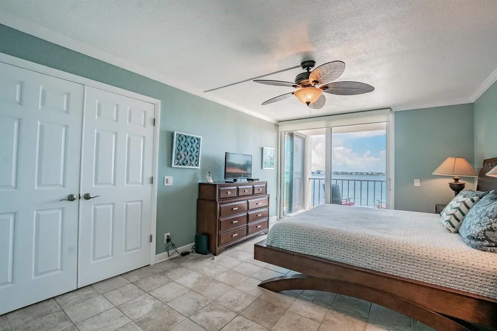 6295 Bahia Del Mar Circle St Petersburg FL 33715