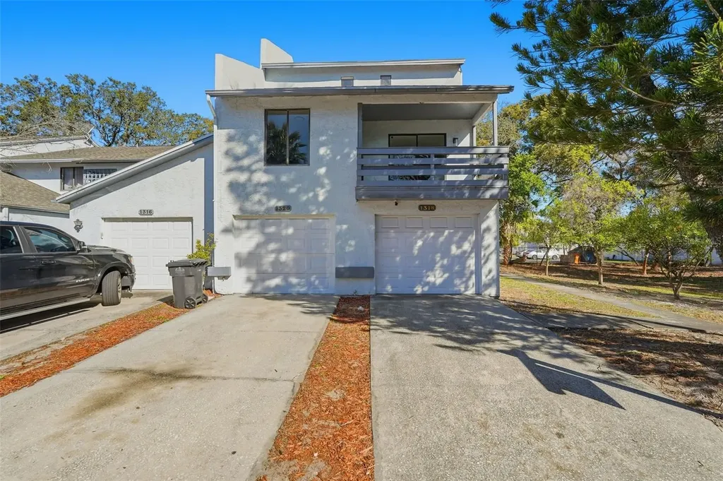 1318 Mountainview Tampa FL 33612