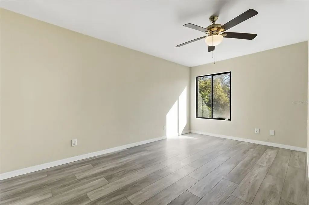 1318 Mountainview Tampa FL 33612