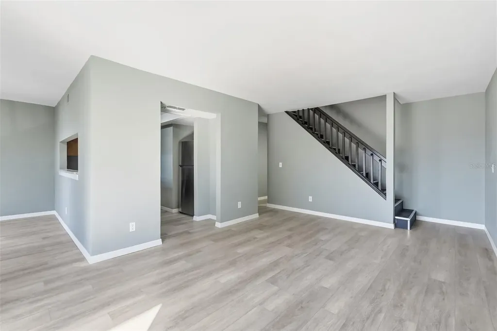 1318 Mountainview Tampa FL 33612
