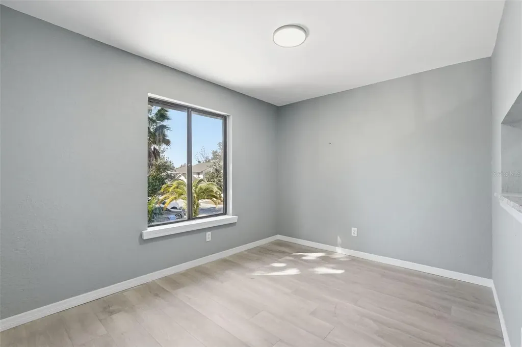 1318 Mountainview Tampa FL 33612